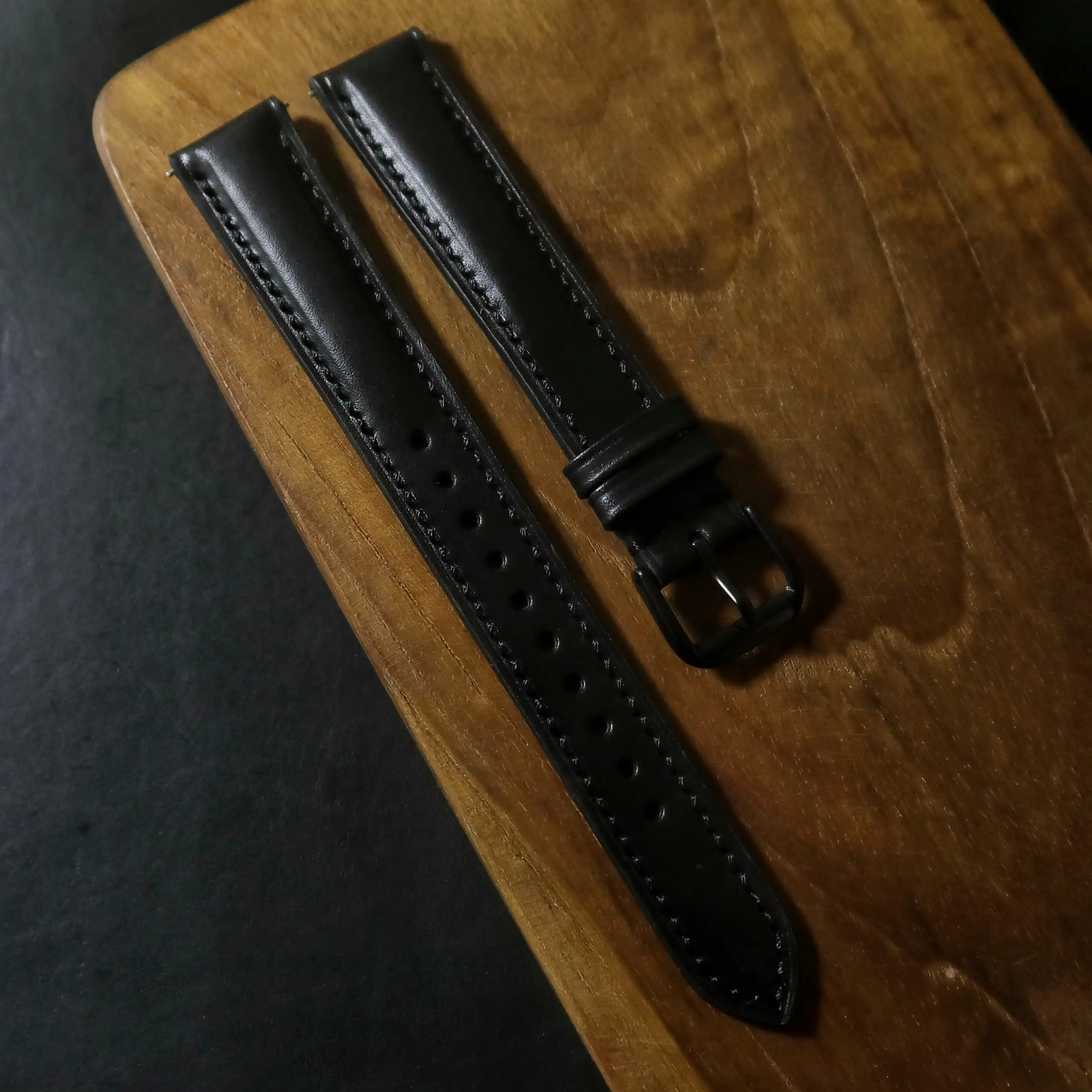 Detail strap